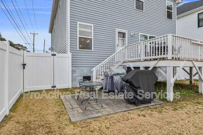 Building Photo - 9575 14th Bay St