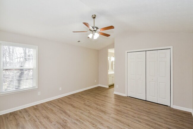 Building Photo - 2155 Belcourt Dr