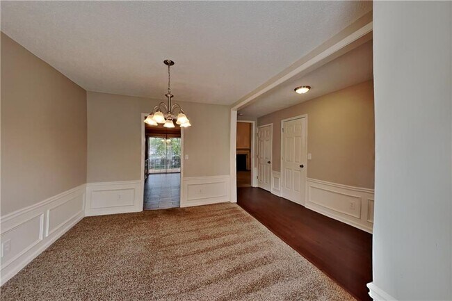 Building Photo - 345 Outwood Mill Ct