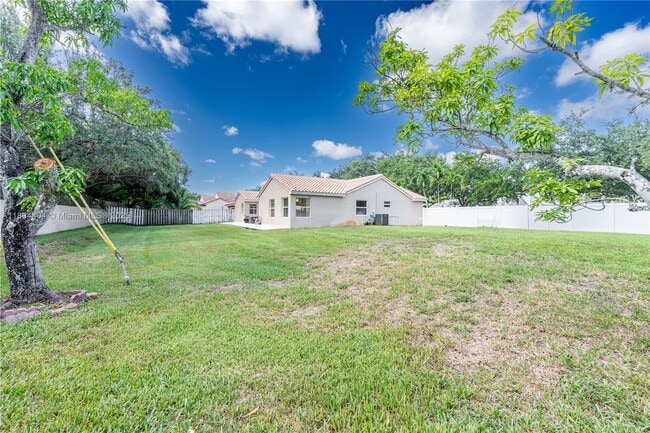 Building Photo - 1840 SW 135th Way