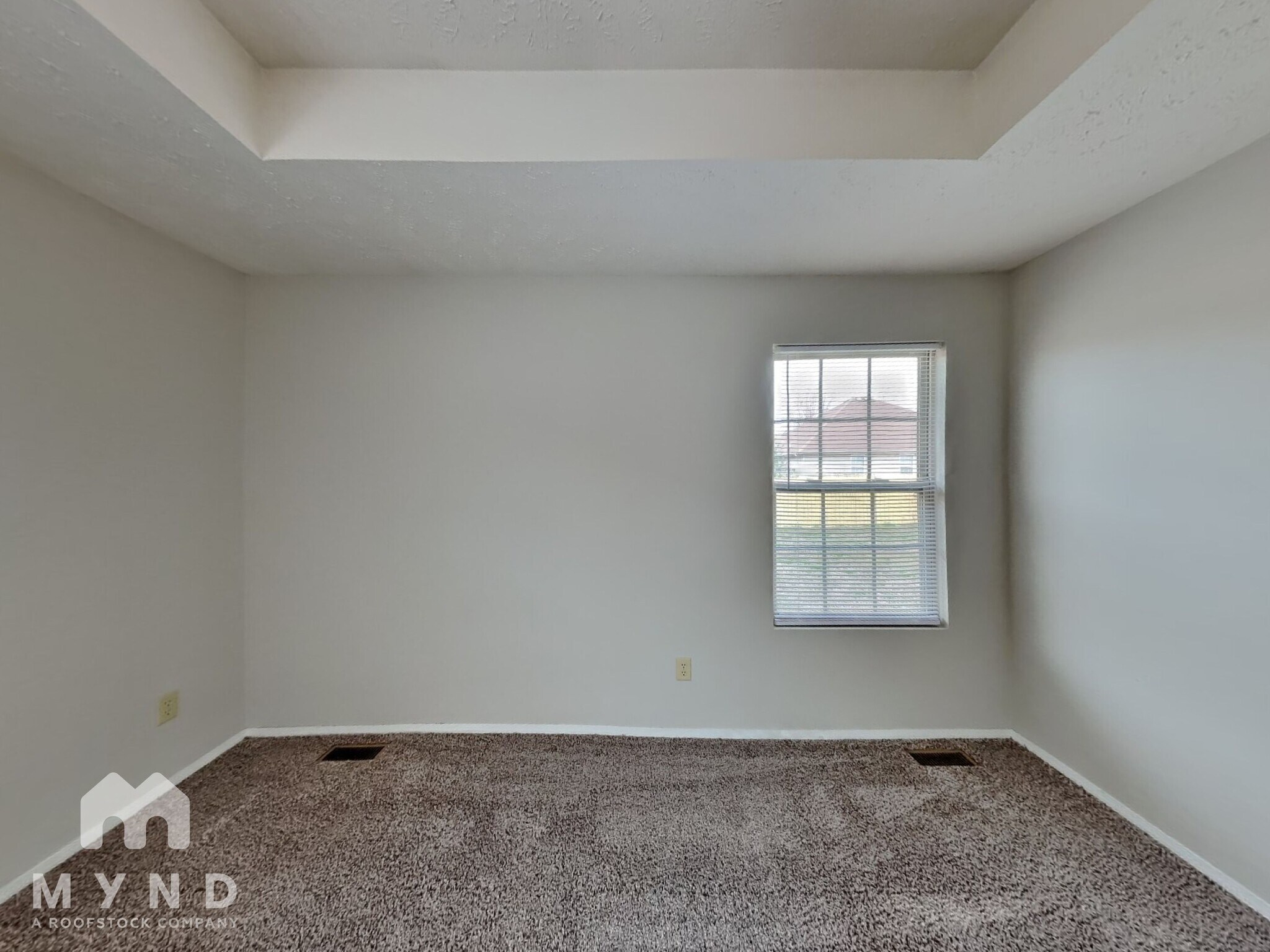 Building Photo - 615 S Mahn Ave