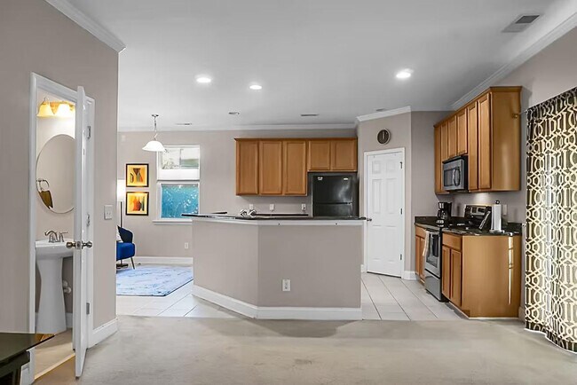 Building Photo - 1519 Thoroughbred Blvd