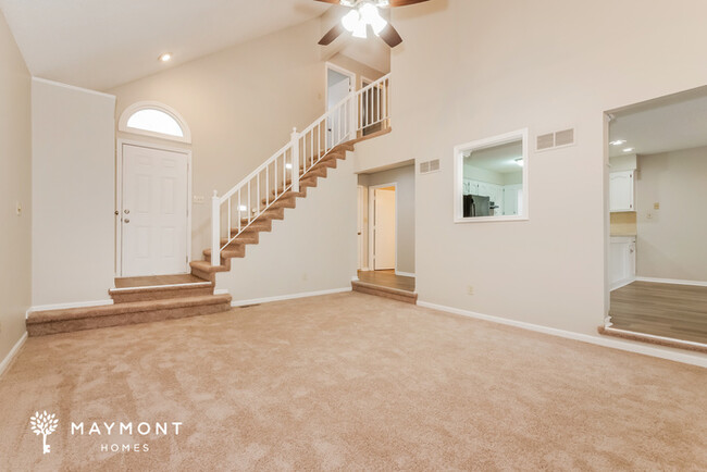 Building Photo - Charming 3-Bedroom Home with Spacious Yard