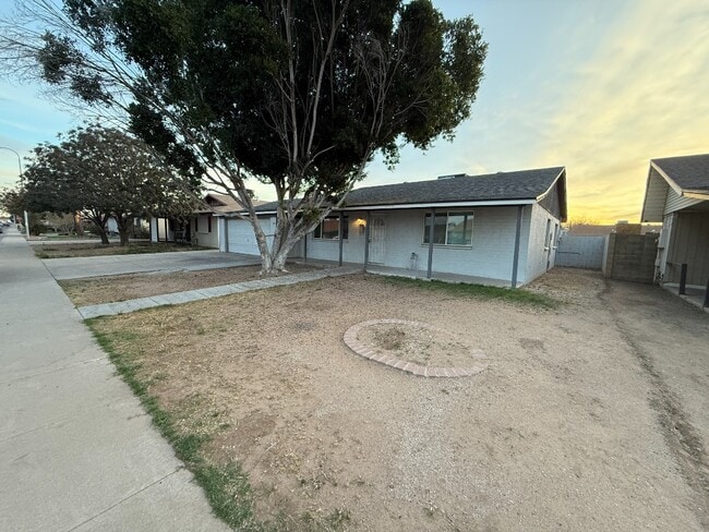 Building Photo - N 58th Dr