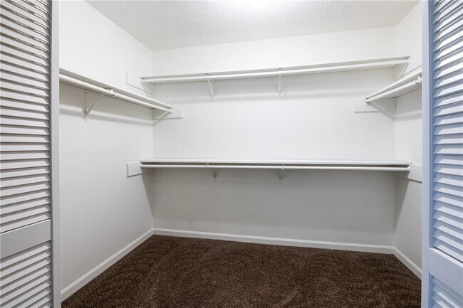 Building Photo - 391 Downing St