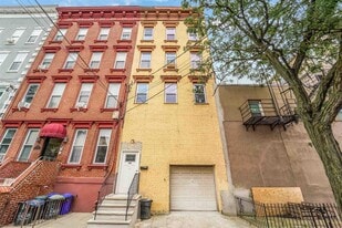 Building Photo - 107 Madison St