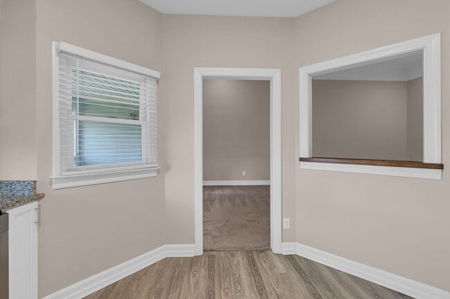Building Photo - Awesome 2BE/2BA condo in Green Hills!