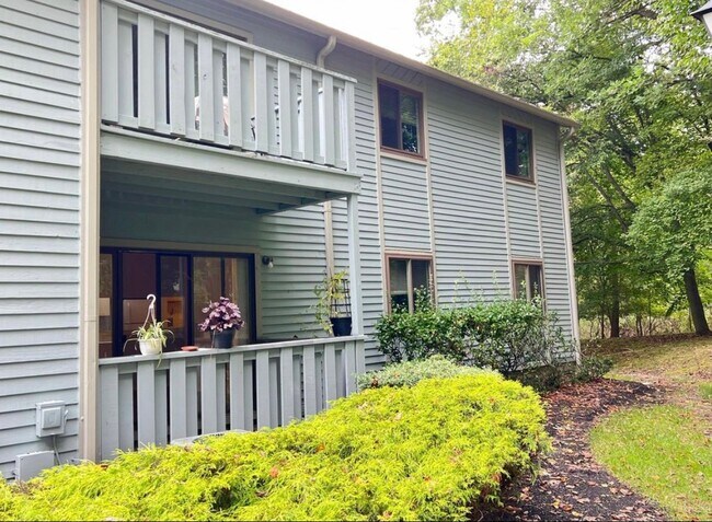 Building Photo - 2501 Eagle Row