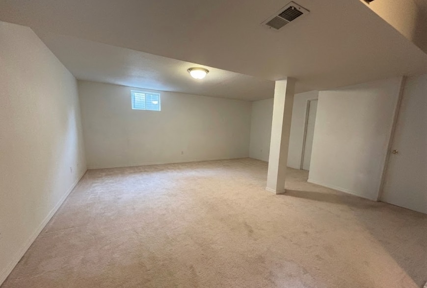 Building Photo - 5565 S Lansing Ct