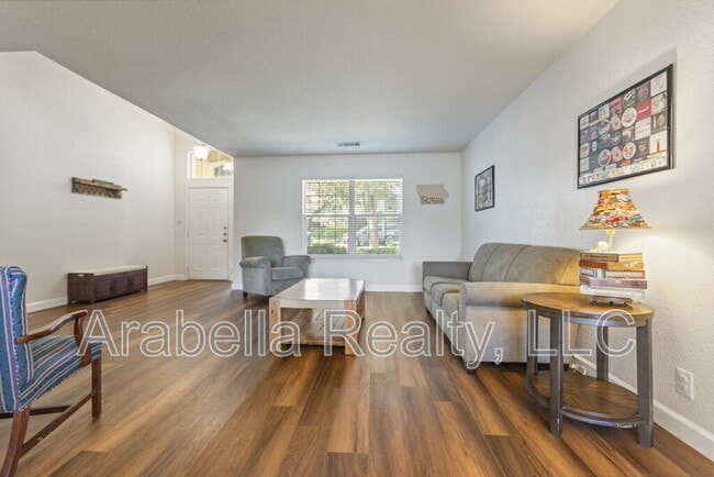 Building Photo - 9810 Moffitt Dr