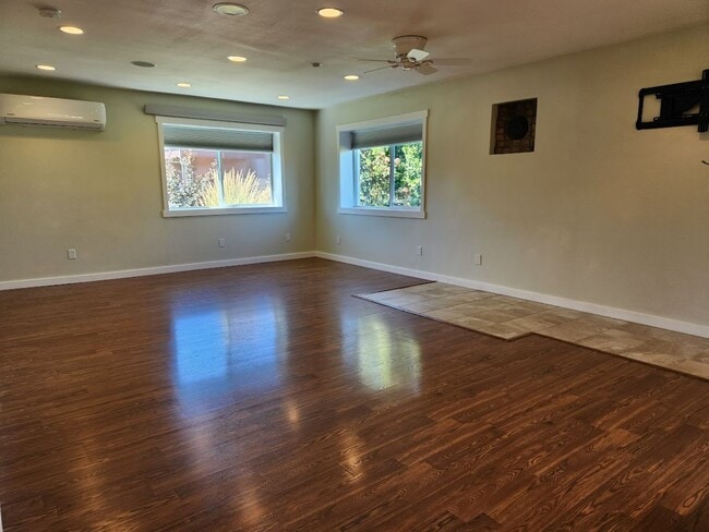 Building Photo - Beautiful Country Townhome!