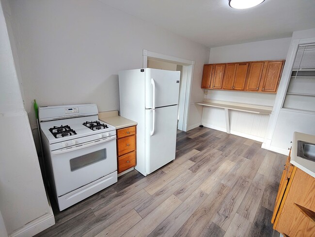 Building Photo - 2423 Wrights Wy