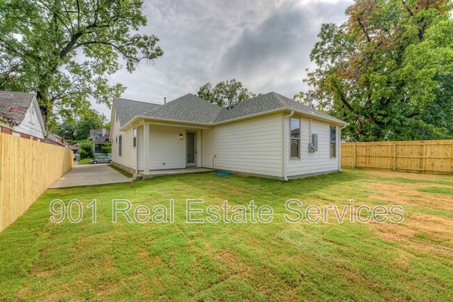 Building Photo - 1074 Faxon Ave