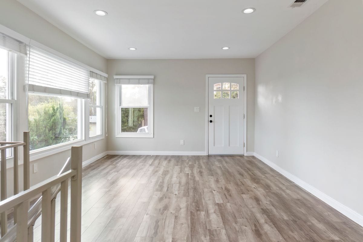 Building Photo - 744 Onarga Ave