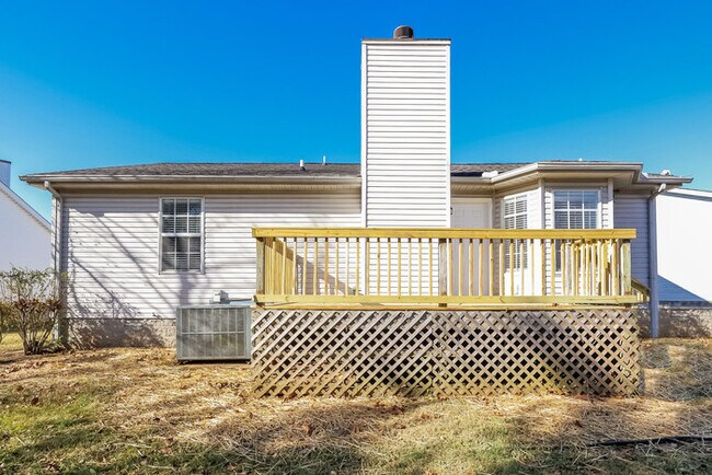 Building Photo - 3-Bedroom Home with Deck in La Vergne