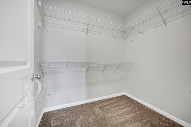 Building Photo - 2058 Mapleton Dr