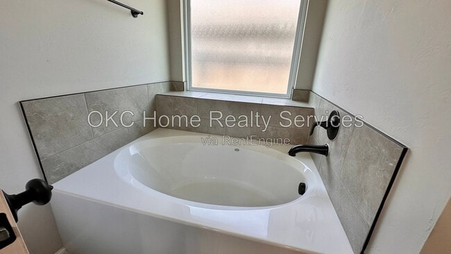 Building Photo - 7724 Windstone Dr
