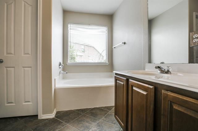Building Photo - 160 Briar Grove Dr