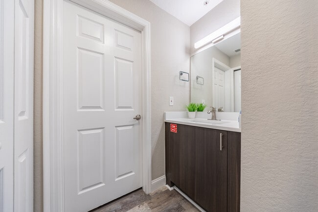 Building Photo - 2620 Lodi Cir