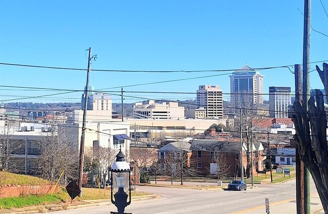 Building Photo - 545 Clay St