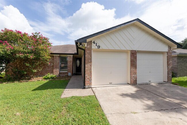 Building Photo - 419 Capehill Dr
