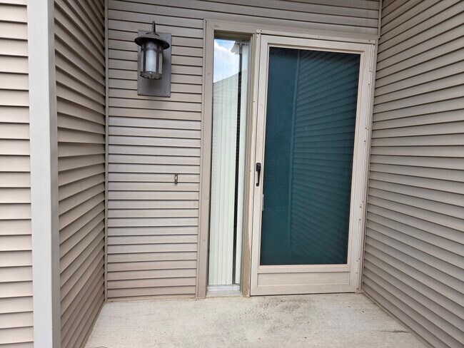 Building Photo - 649 Glasgow Ct