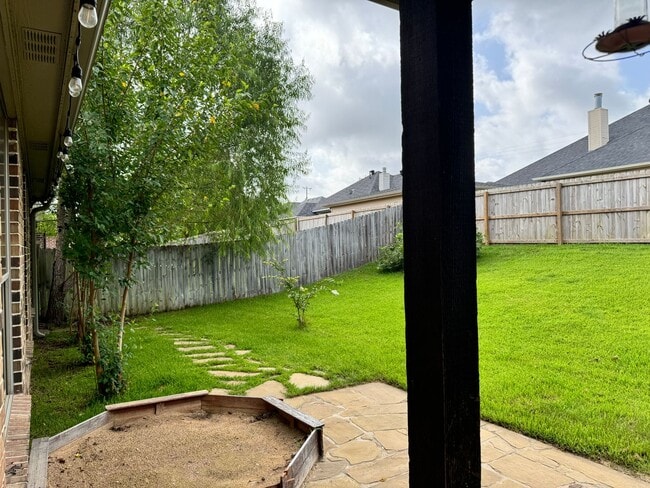 Building Photo - 11865 Poydras