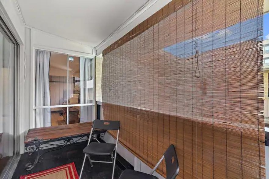 Building Photo - 2627 Douglas Ave