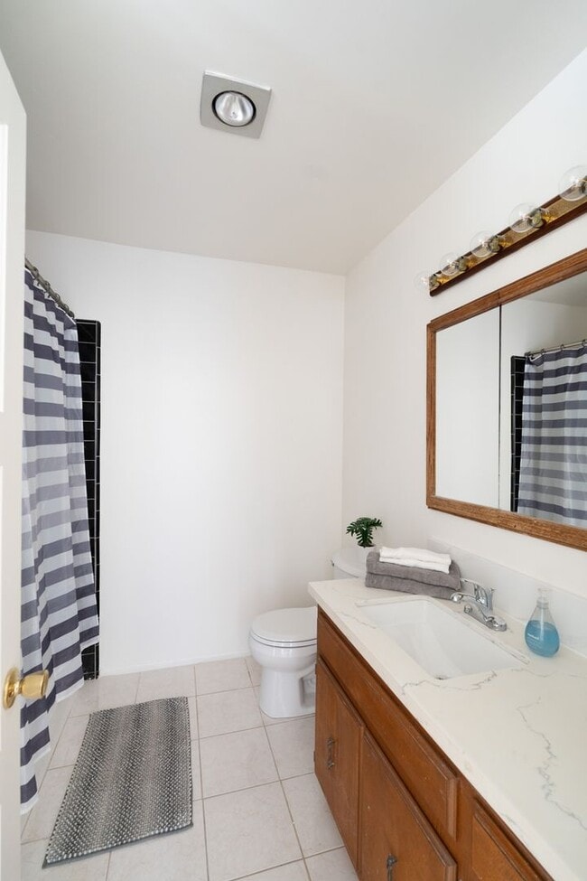 Building Photo - Beautiful 3 Bedroom/ 2 Bath Home $3,595/ Mo.