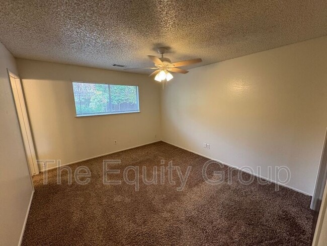 Building Photo - 2516 S Memory St