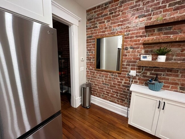 Building Photo - Dennison Ave 866-868 CR