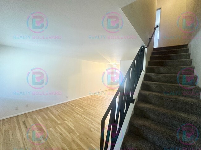 Building Photo - Delightful One-Bedroom + Office Near Idlewild Park