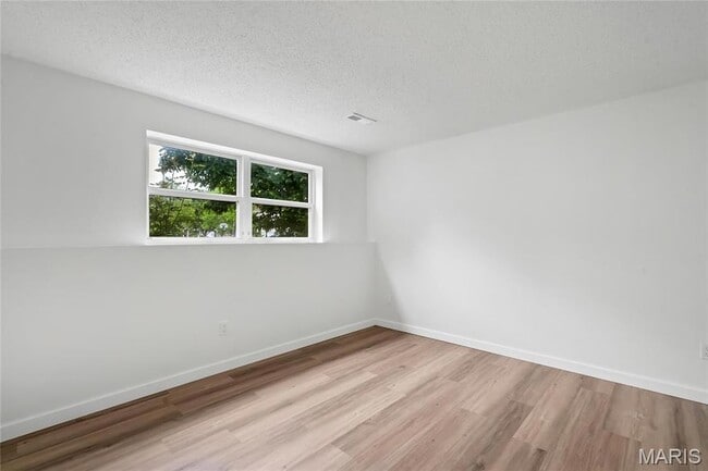 Building Photo - 802 Notre Dame Dr