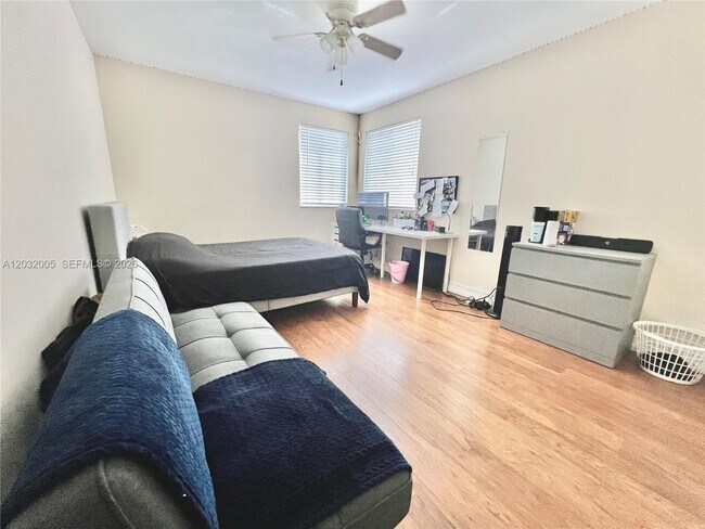 Building Photo - 2176 Salerno Cir
