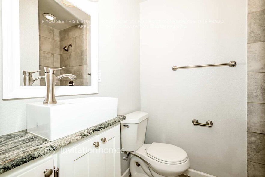 Building Photo - 1501 Juanita Dr