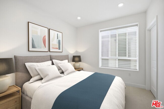 Building Photo - 12510 W Fielding Circle