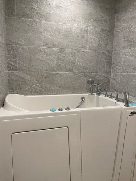 Building Photo - 13011 Paxton St