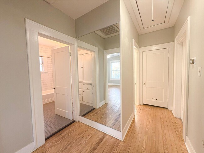 Building Photo - 1410-1412 Kings Highway