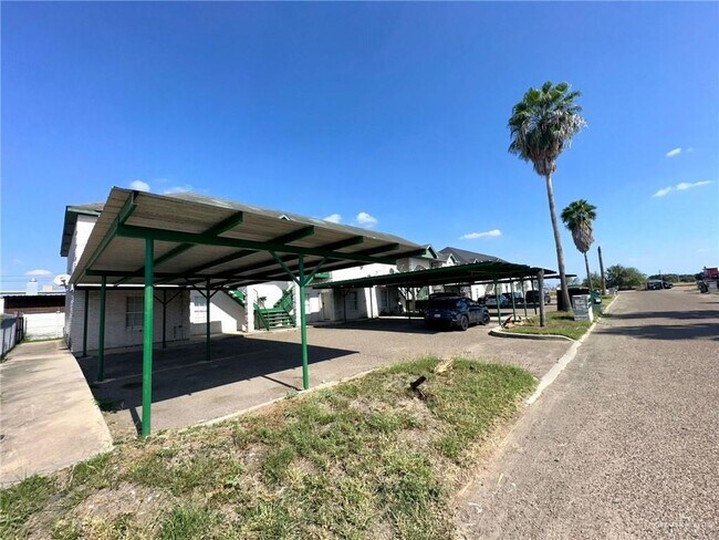 Building Photo - 10 Clavel St