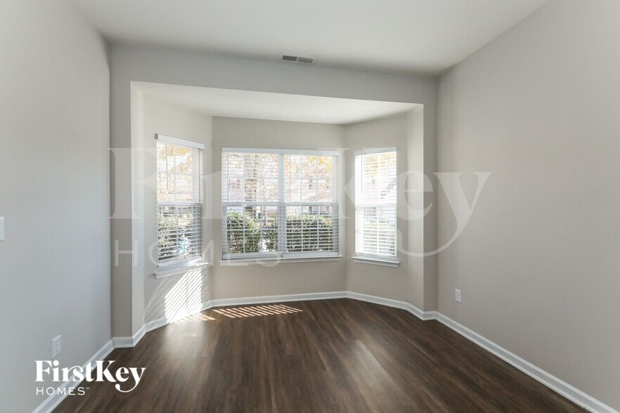 Building Photo - 5911 Parkstone Drive