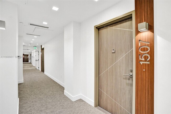 Building Photo - 601 NE 27th St