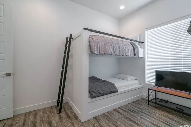 Building Photo - PETS ALLOWED!  Spacious & Modern 3-Bedroom Home for Rent Near Sand Hollow Reservoir