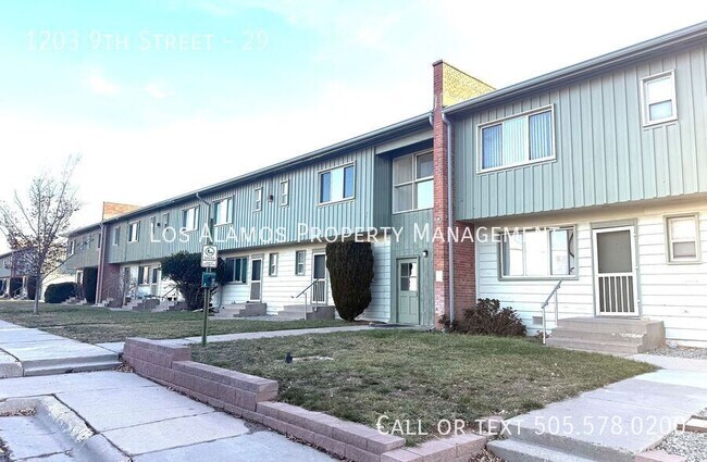 Building Photo - 1203 9th St