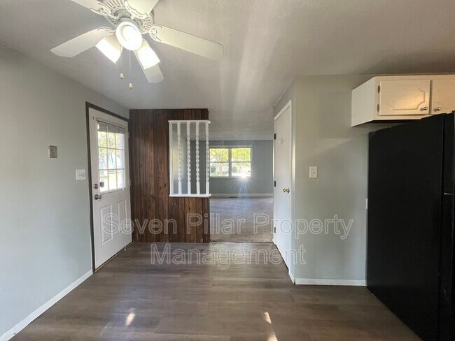 Building Photo - 1413 Caldwell Pl
