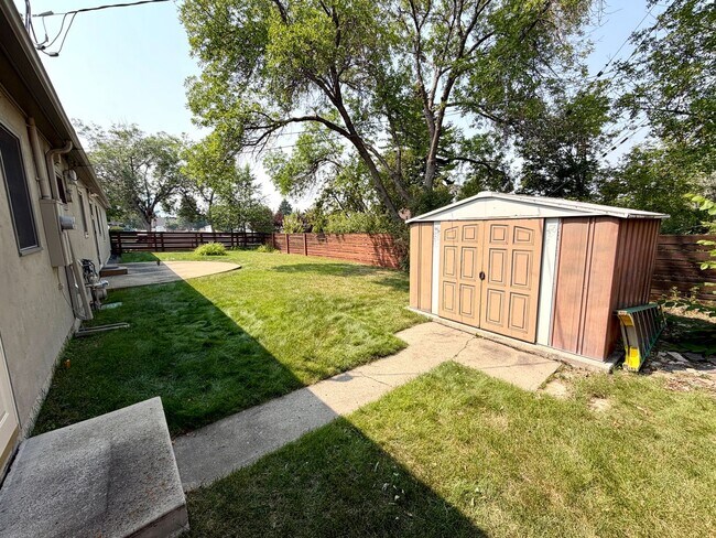 Building Photo - 1800 E 6th Ave