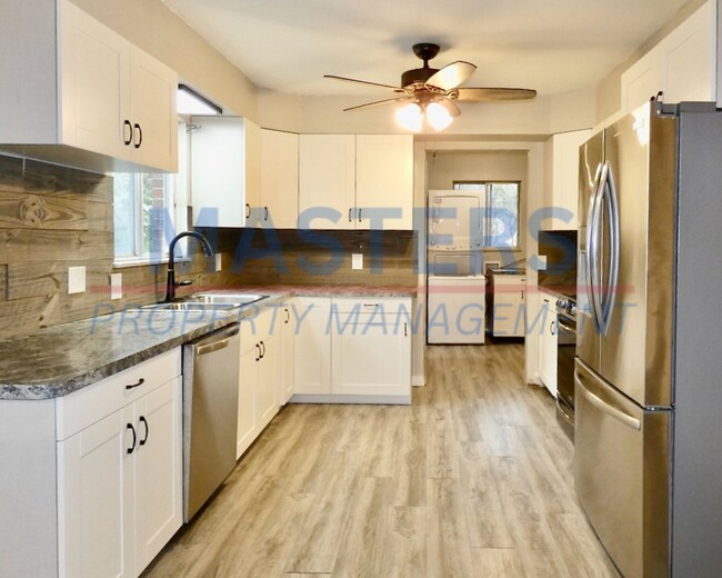 Building Photo - 2017 Garden Ln