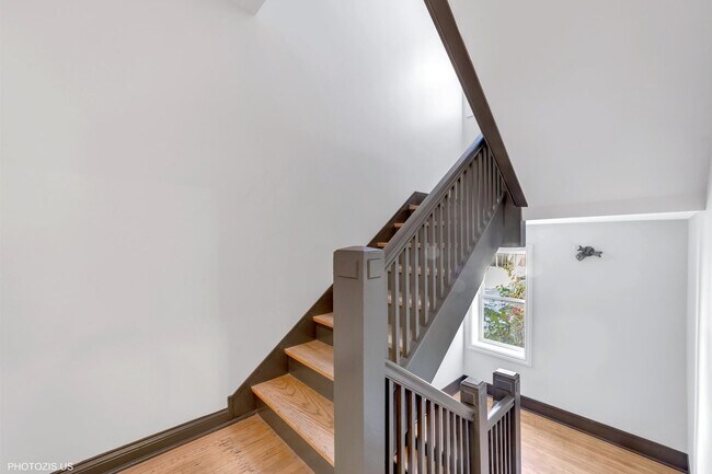 Building Photo - 6711 S Paxton Ave