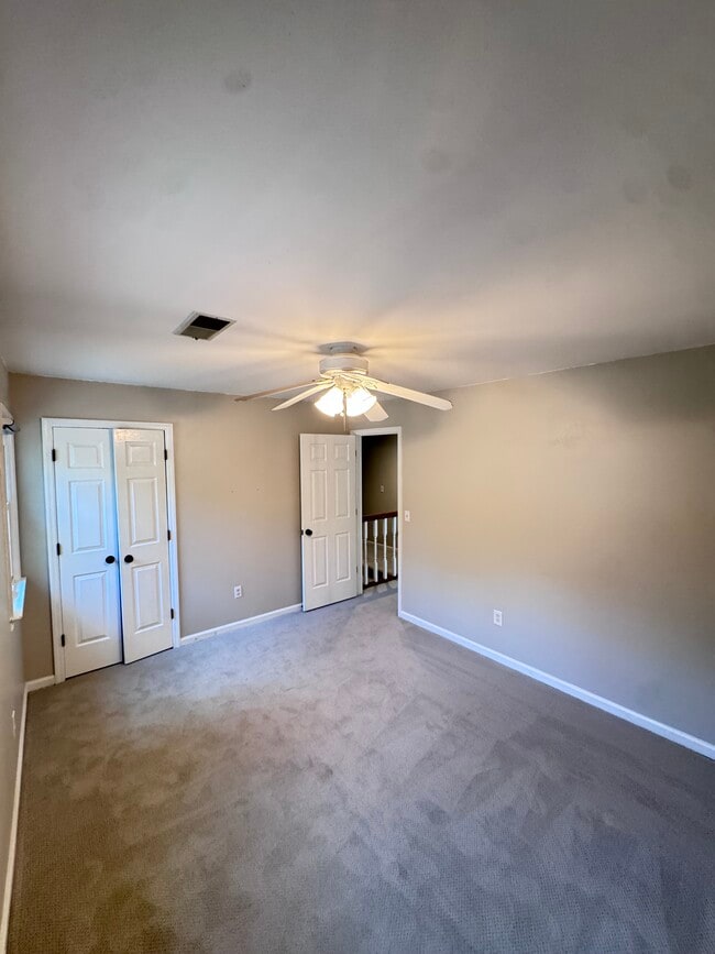 Building Photo - 1884 Dovonshire Rd S W