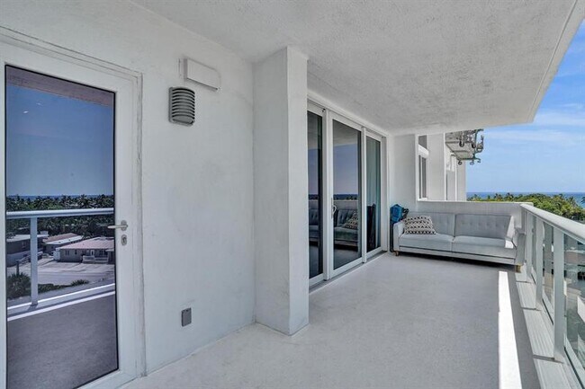 Building Photo - 2715 N Ocean Blvd