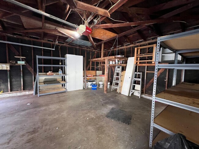 Building Photo - Nice Single Family Home in South Torrance